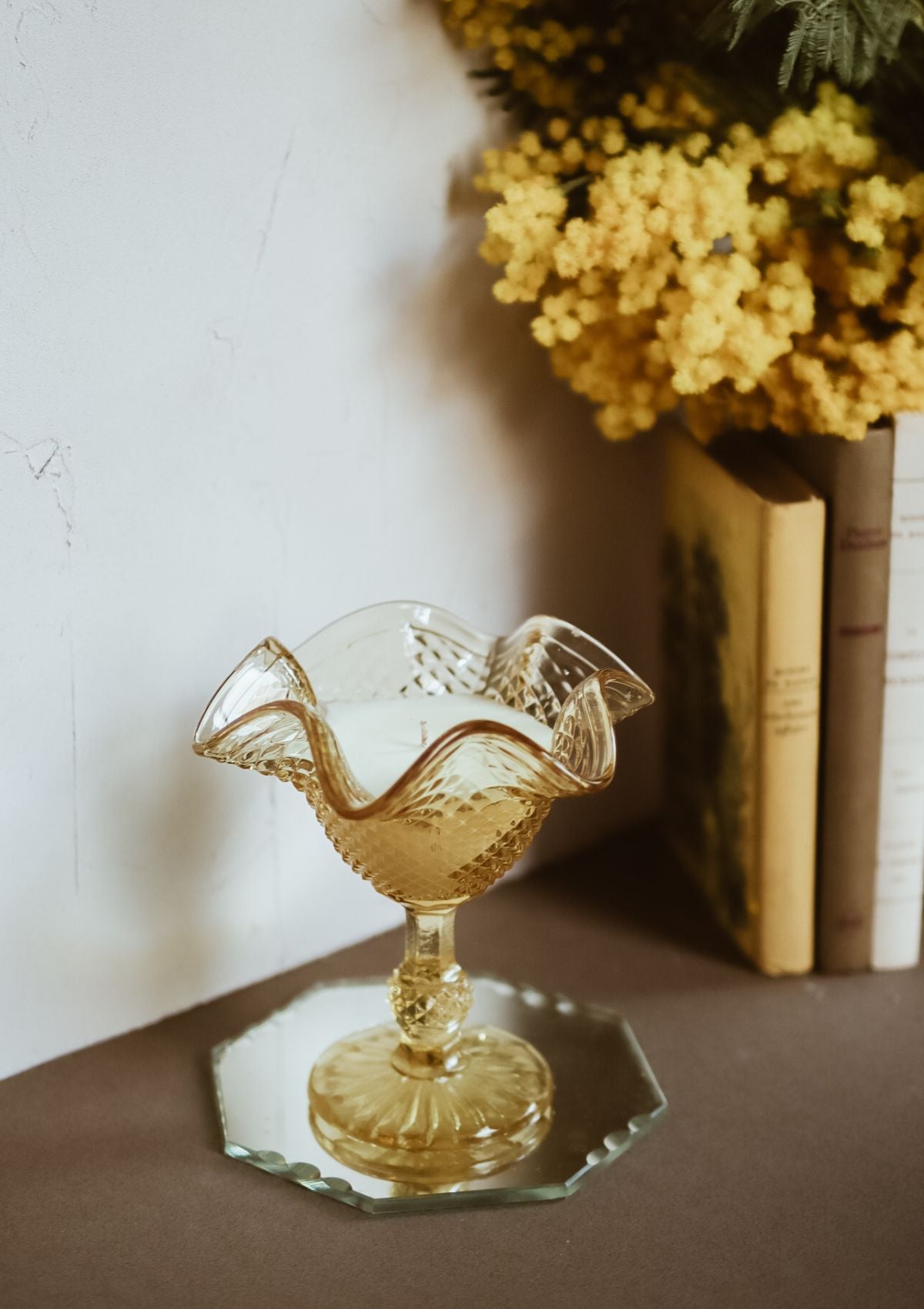 bougie vintage décorative coupe à glace verre jaune